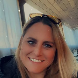 Meet your Posher, Courtney